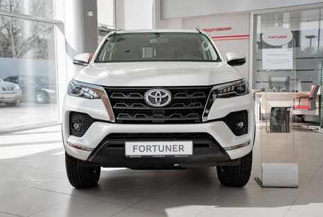 Toyota Fortuner Discover why the Toyota Fortuner remains India’s top SUV with 3 lakh+ sales, powerful performance, bold design & high resale value.